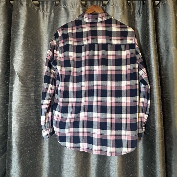 2 for$15 Abercrombie & Fitch Navy & Rose Plaid Flannel Long Sleeve Shirt - Picture 3 of 11